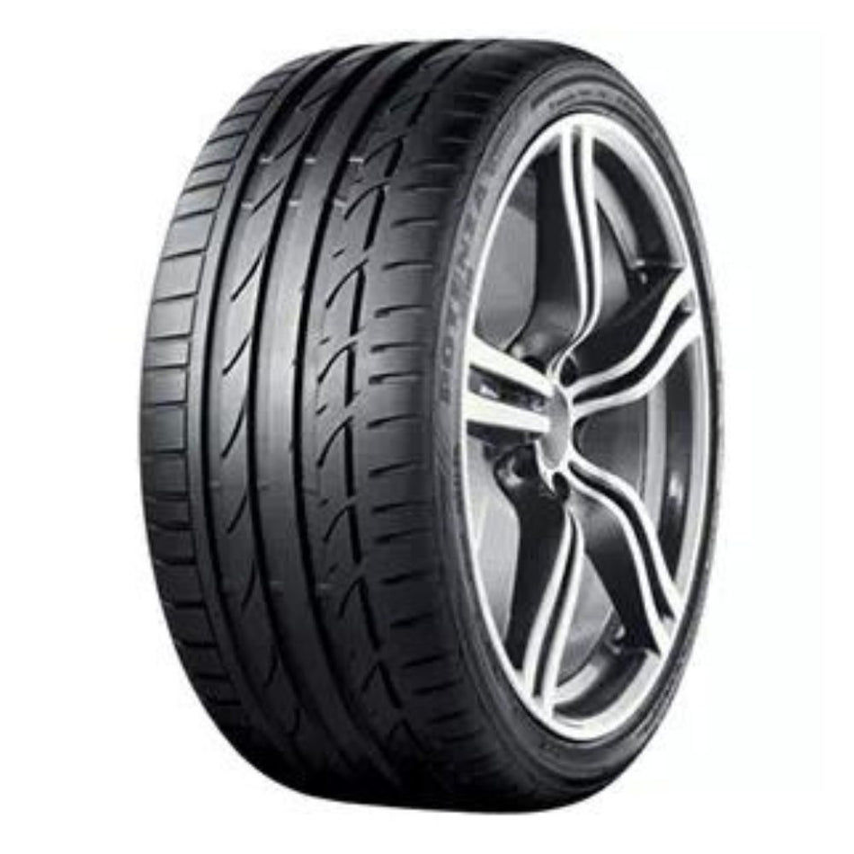 Bridgestone - 205/40R17 84Y Potenza S001 - Tubeless Car Tyre